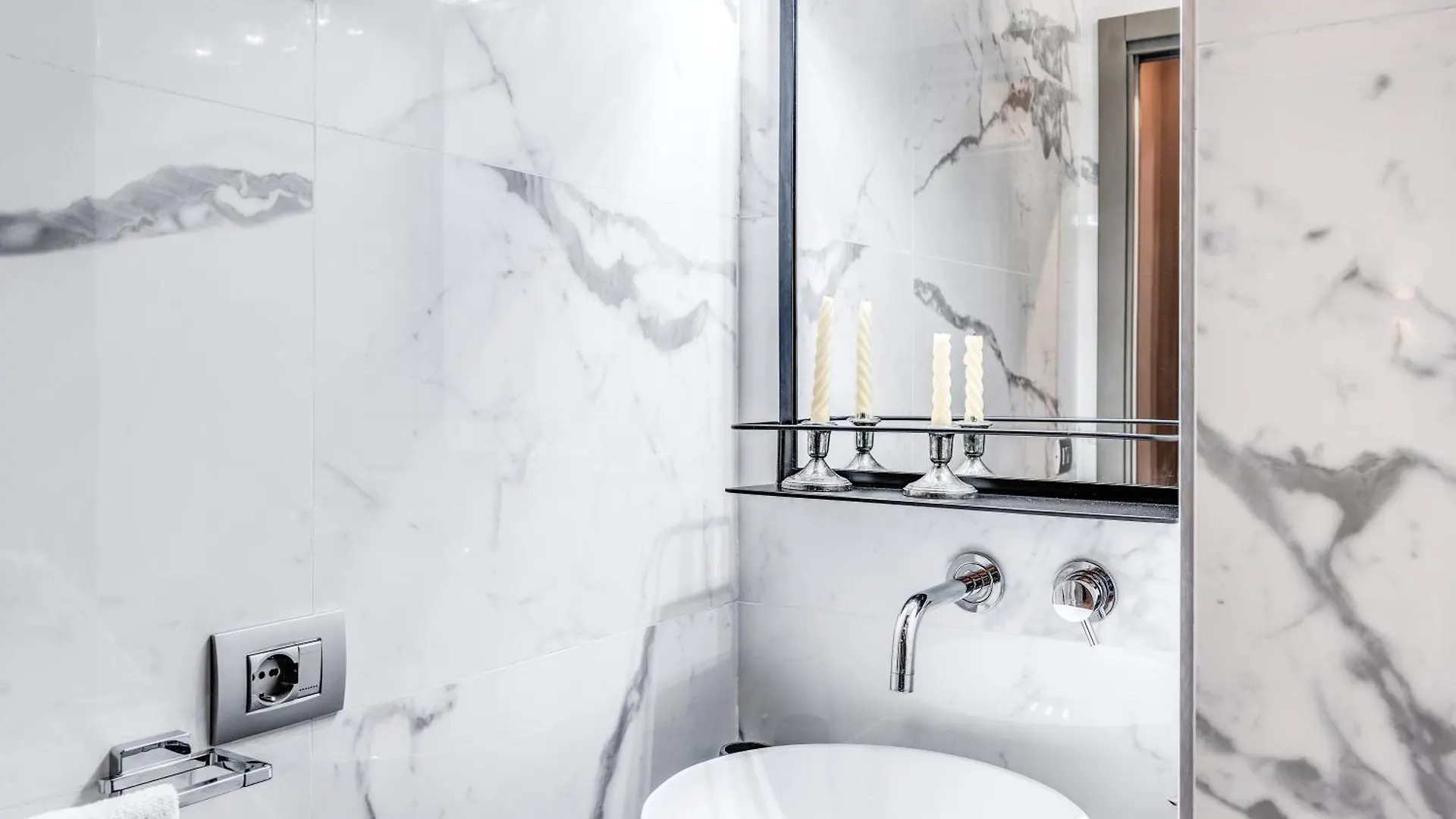 Corso Miracle Suite Rome